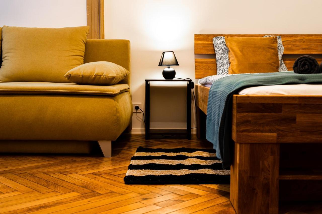 Palace Quarter Suite Budapeste Exterior foto